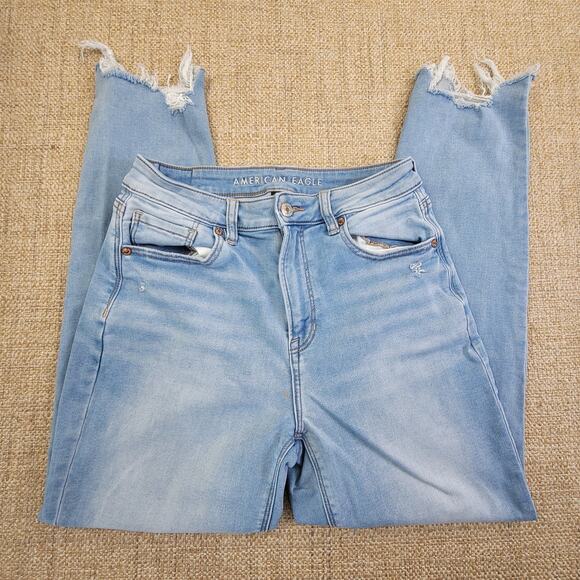 American Eagle Outfitters Light Blue High Rise Jeans - Picture 4 of 12